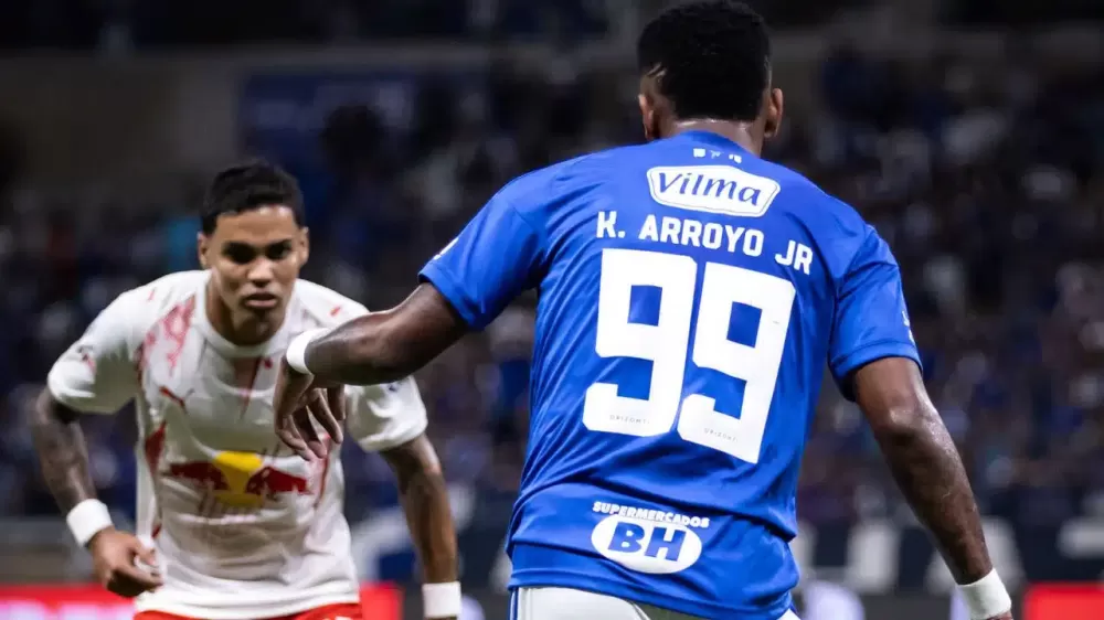 Cruzeiro enfrenta o Bragantino e pode subir na tabela do Brasileirão