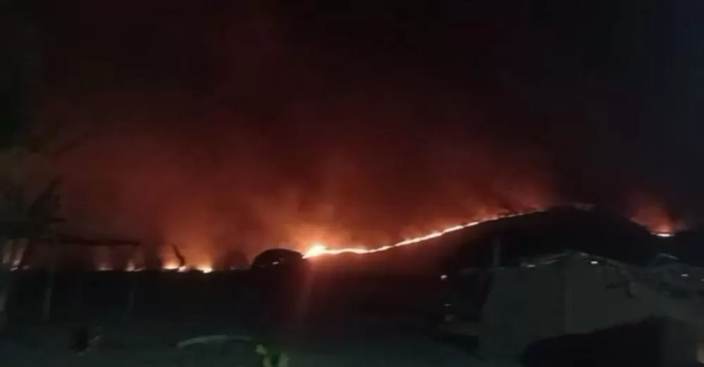 Incêndio florestal avança na Terra Indígena Maxakali e mobiliza força-tarefa