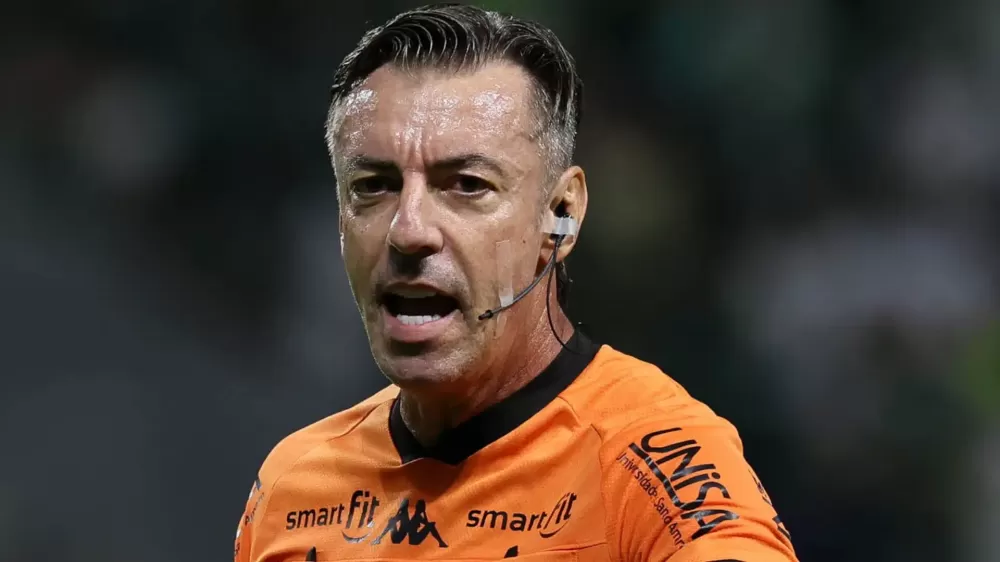 Raphael Claus apita clássico entre Cruzeiro e Atlético pela 33ª rodada do Brasileirão