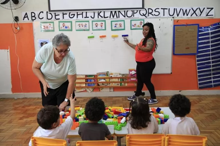 Dia dos Professores destaca histórias de dedicação e transformação na educação de BH