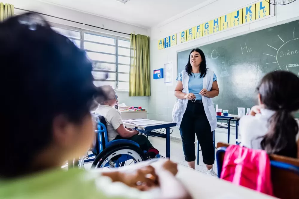 MEC disponibiliza 10 novos cursos gratuitos online para professores; veja como se inscrever