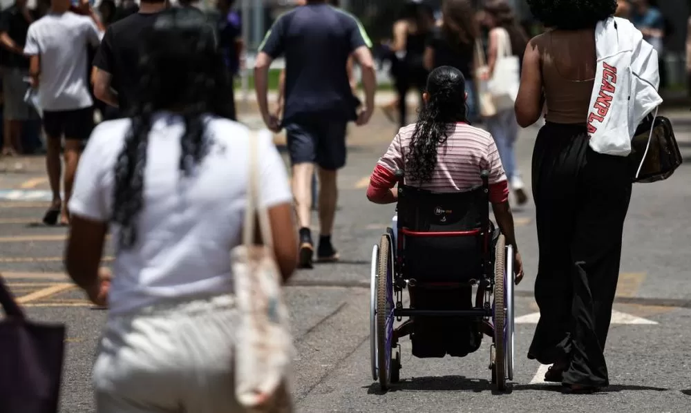 Enem 2026: estudantes têm até domingo para definir idioma da prova