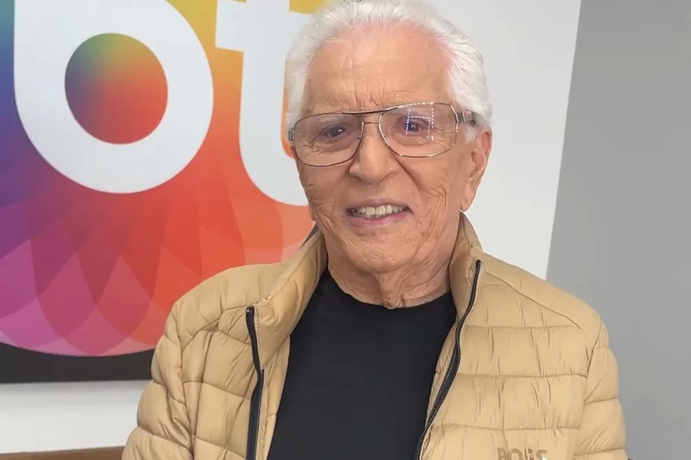 Carlos Alberto de Nóbrega é internado aos 90 anos para investigar suspeita de infecção viral