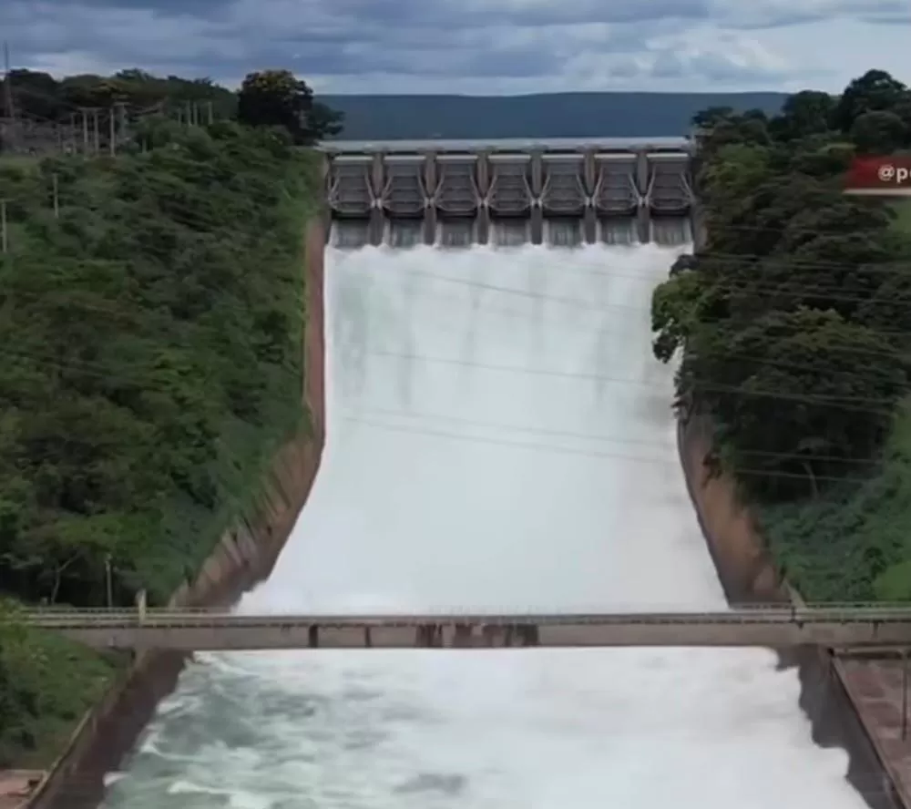 Abertura de vertedouro de Três Marias aumenta vazão do Rio São Francisco