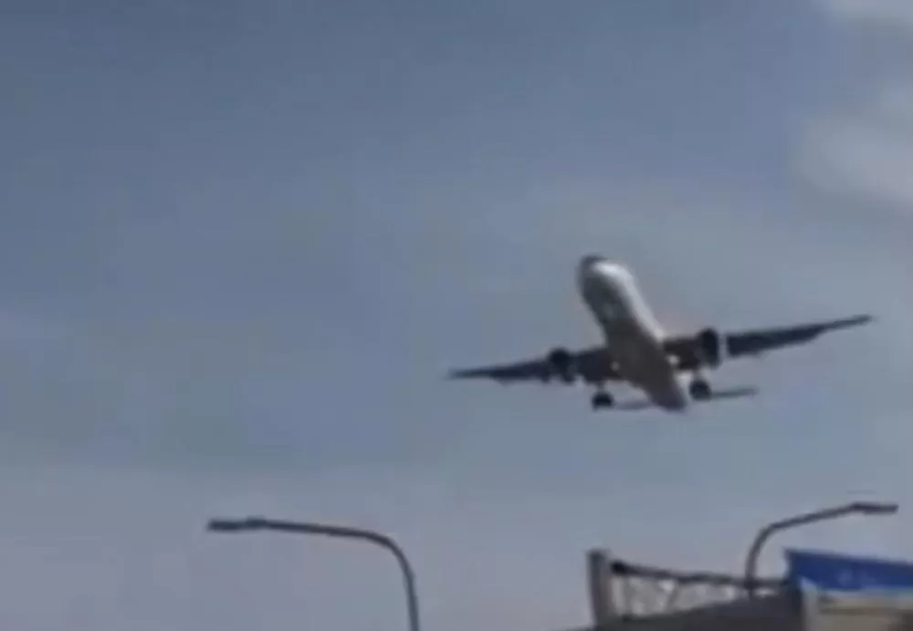 Avião desliga motor durante voo e declara emergência em Porto Alegre; veja o vídeo