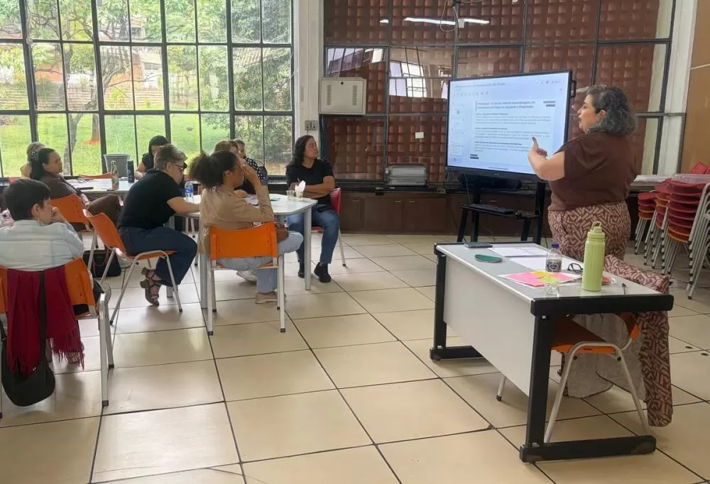 Governo de Minas abre inscrições para formação de professores no uso de telas interativas