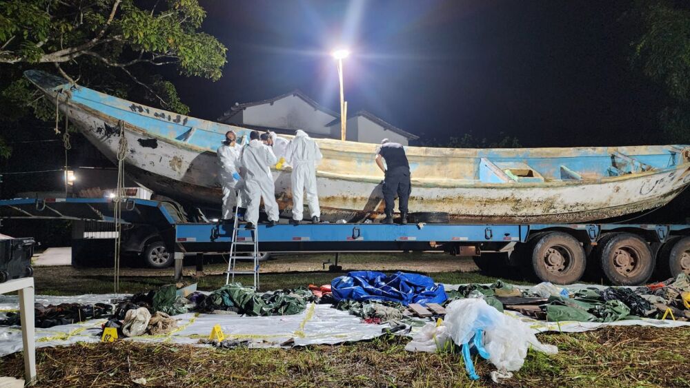 Pessoas encontradas em barco à deriva no Pará podem ter morrido de fome e sede