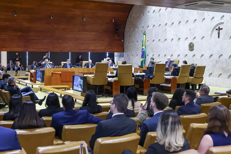 STF tem três votos a favor de restrições ao fretamento de ônibus por aplicativos em Minas
