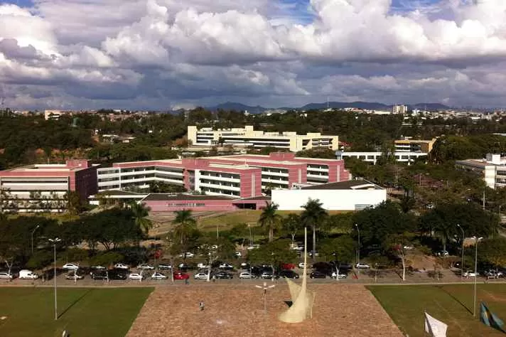UFMG retoma nesta segunda-feira aulas presenciais