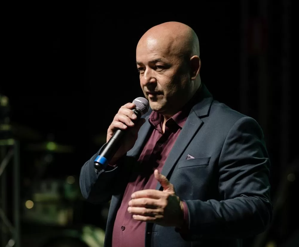 Grupo BH Mídia/Mercograff compra a empresa Visual Outdoor e anuncia expansão tecnológica