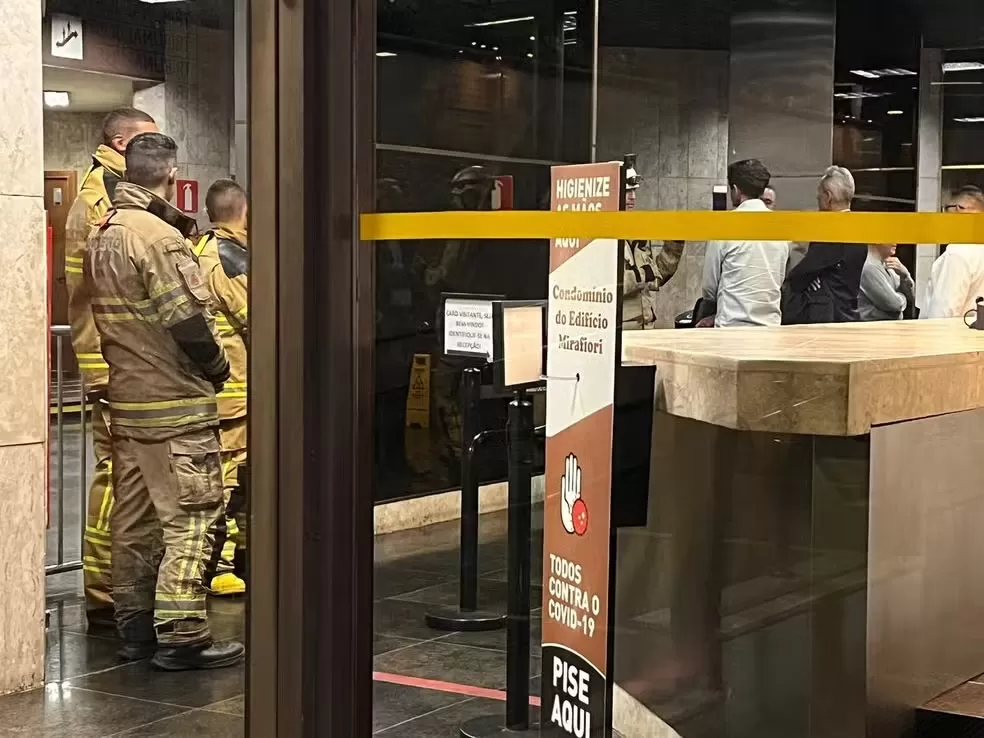 Elevador cai em fosso e deixa pelo menos 8 feridos em BH