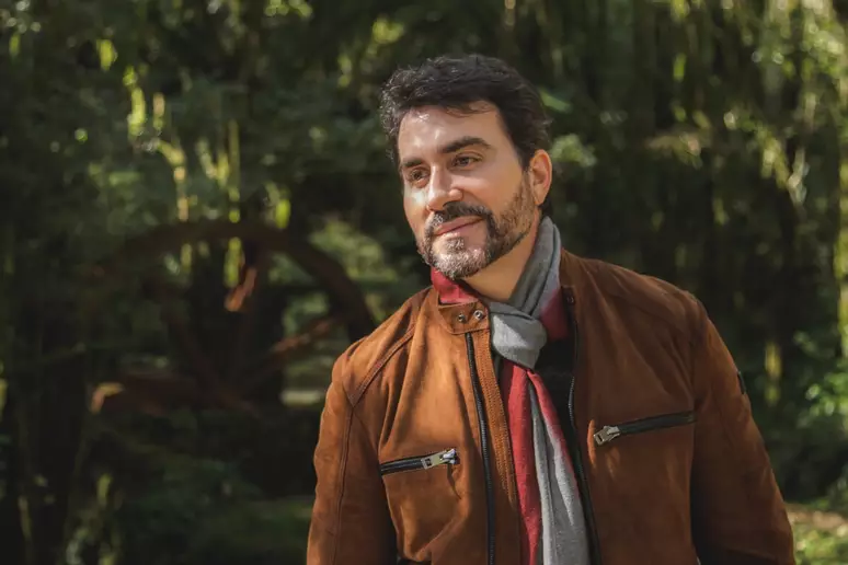 Padre Fábio de Melo se apresenta em Vespasiano