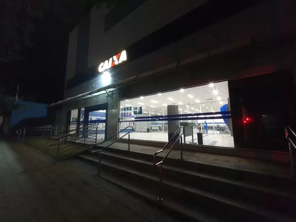 Ladrões levam cofre de agência da Caixa em Santa Luzia