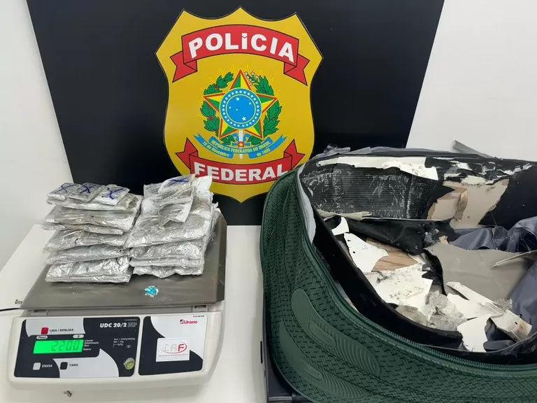 Passageiro é preso com 2,2kg de cocaína em Confins