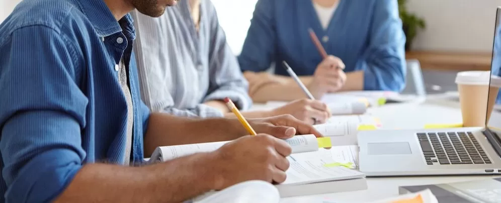 Escola Padre Menezes está com matrículas abertas para cursos gratuitos de administração e marketing