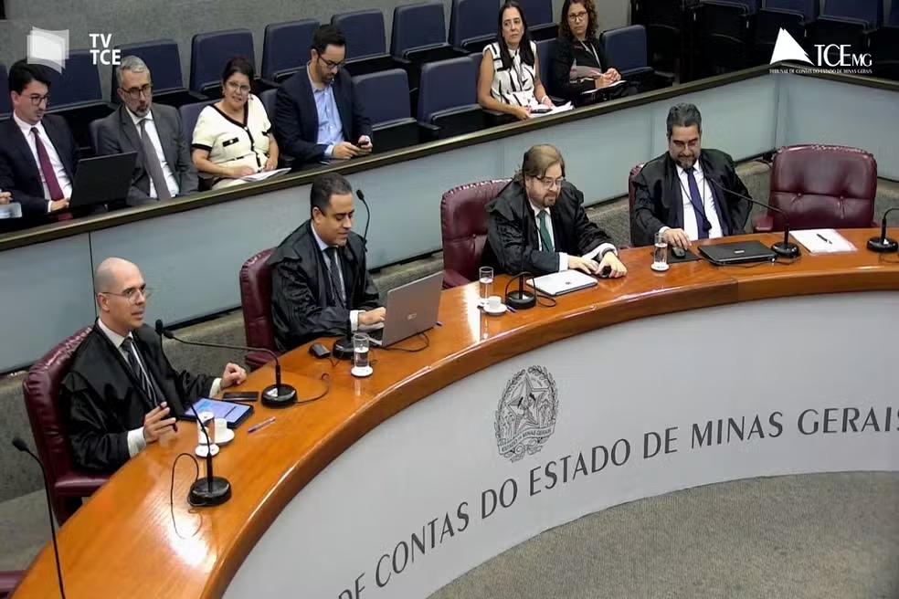 Tribunal de Contas multa médico por acúmulo ilegal de cinco cargos públicos em cidades do Vetor Norte