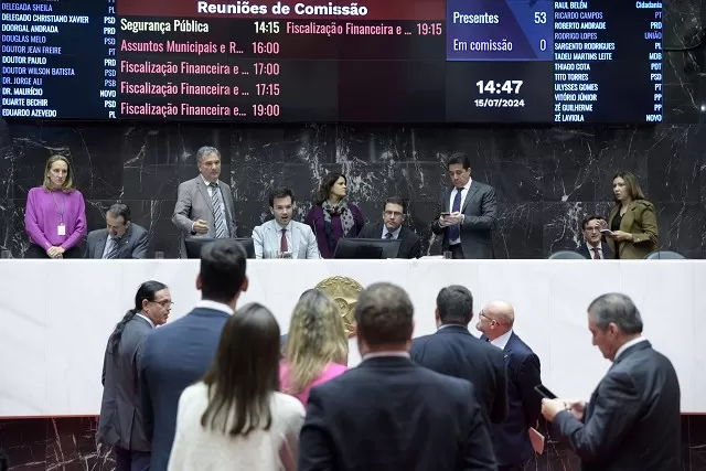 Regime de Recuperação Fiscal é aprovado em 1º turno e votação segue nesta terça