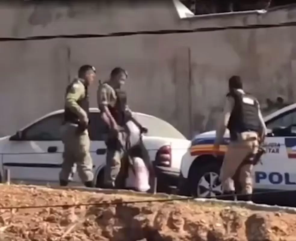 Moradores denunciam agressões e ameaças cometidas por policiais militares em Sabará