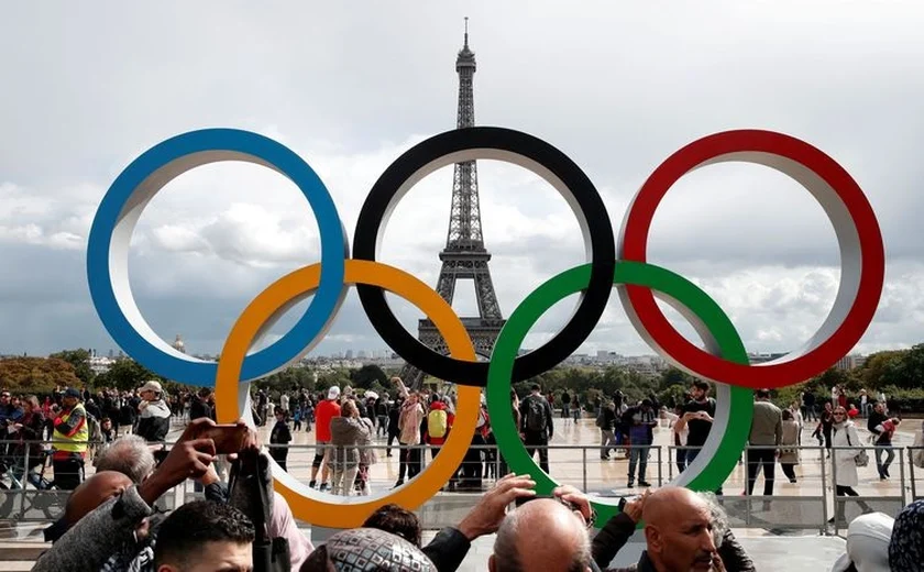 Cerimônia de Abertura da Olimpíada tem grandes shows junto com Marie-José Pérec acendendo a pira