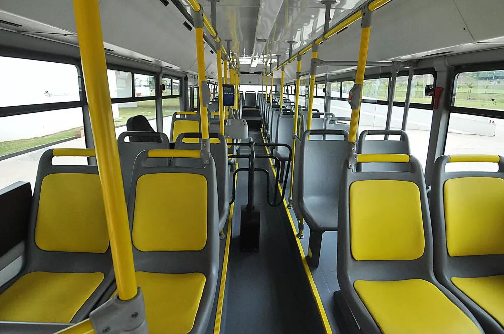Lei torna todos os assentos dos ônibus preferenciais em BH