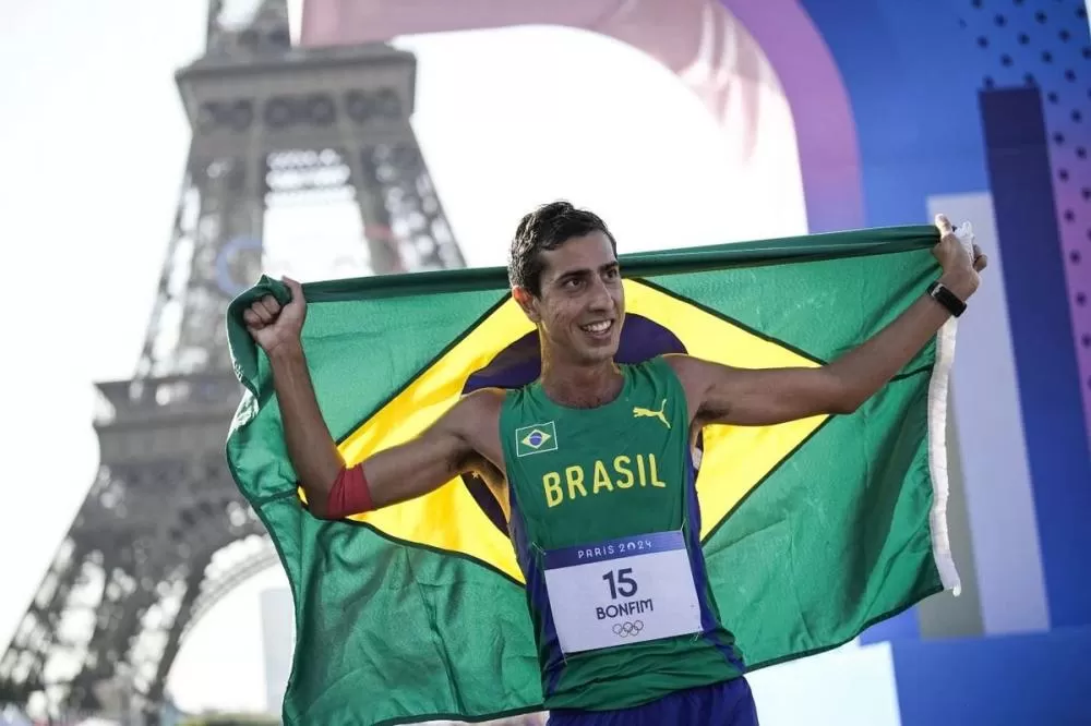 Caio Bonfim conquista medalha de prata para o Brasil na Marcha Atlética
