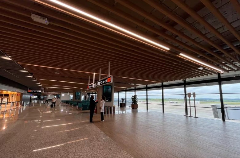 Aeroporto de Confins ganha nova sala VIP e lanchonete em espaço para motoristas