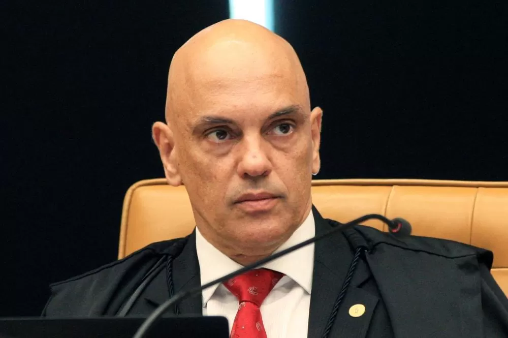 Senadores elaboram pedido de impeachment de Alexandre de Moraes