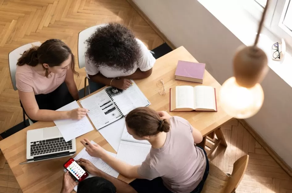SEE/MG oferece curso gratuito de audiovisual para educadores: Minuto Escola promete revolucionar o ensino em Minas Gerais