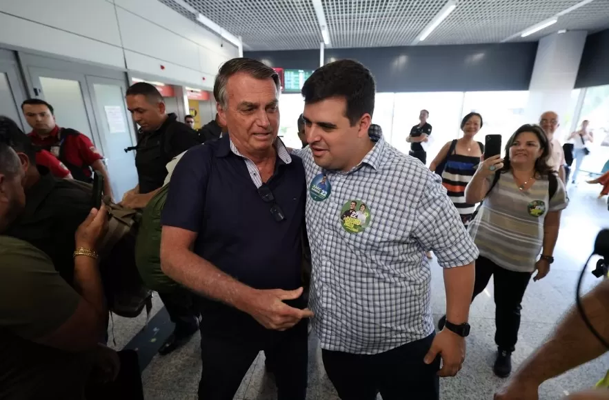 Bolsonaro chega a BH para cumprir agenda política e encontra apoiadores em clima tranquilo