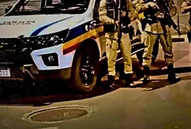 Jovem é preso com drogas e arma próximo a escola em Vespasiano