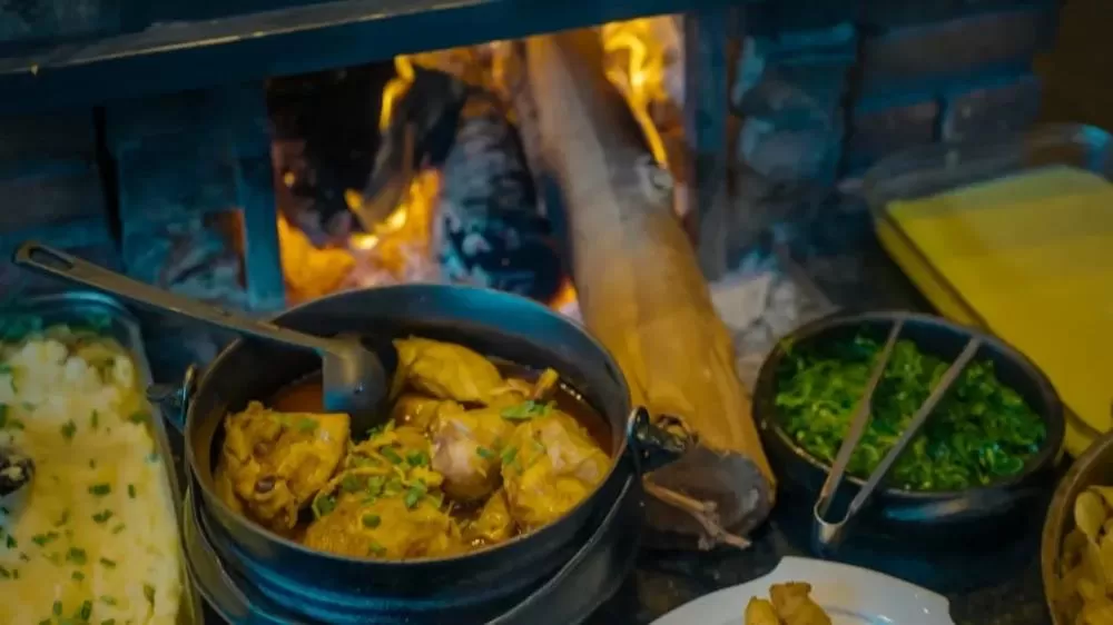 Rota Frango e Cachaça movimenta mais de 30 estabelecimentos entre restaurantes e destilarias