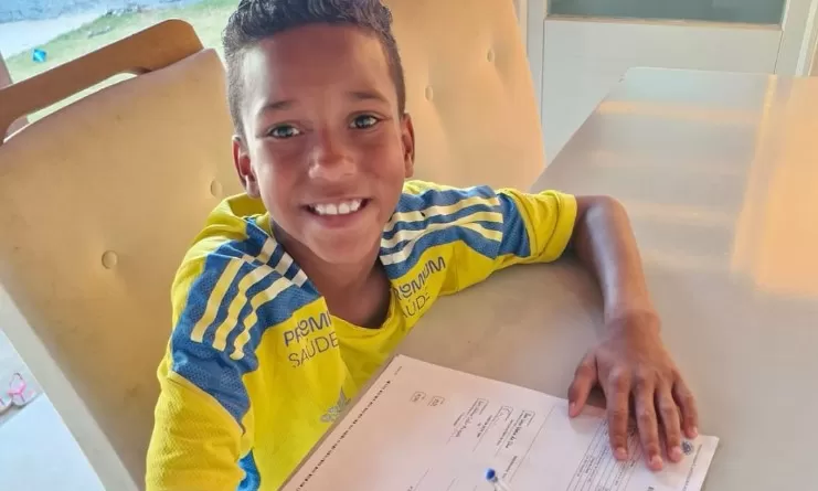 Talento de Lagoa Santa assina contrato com o Cruzeiro para a categoria sub-9