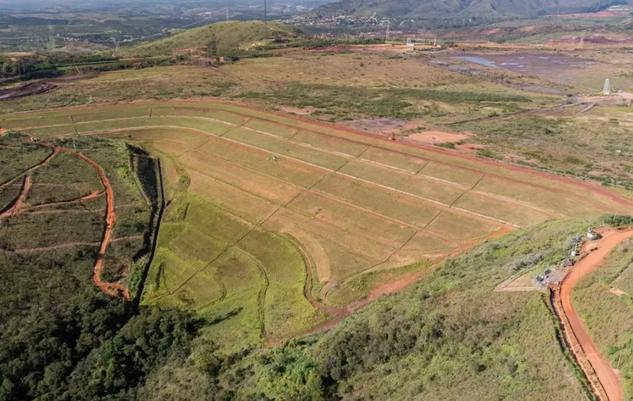 Vale identifica trincas em barragem de risco máximo em Minas Gerais
