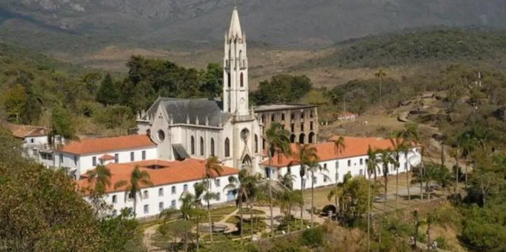 Incêndio suspende visitações ao Santuário do Caraça por tempo indeterminado