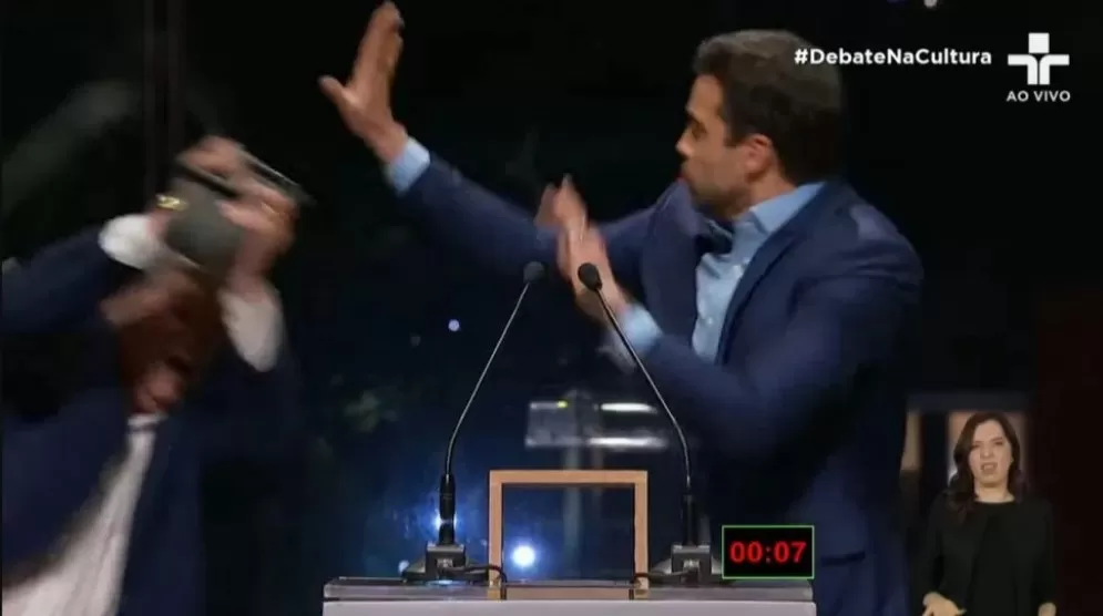 Equipe de Pablo Marçal afirma que candidato fraturou a coluna após agressão de Datena ao vivo