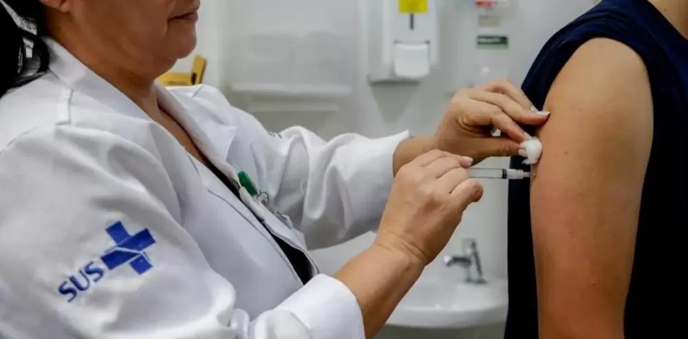 Vacinação contra dengue atinge menos da metade das doses distribuídas no Brasil