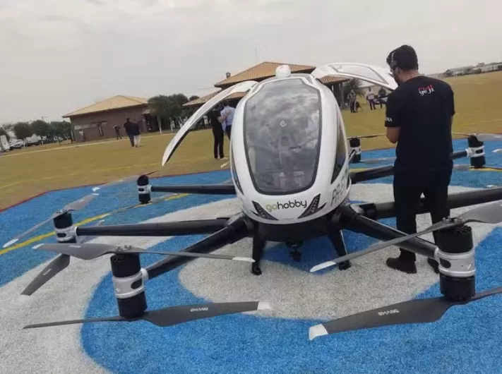 Primeiro voo experimental de carro voador é realizado no interior de São Paulo