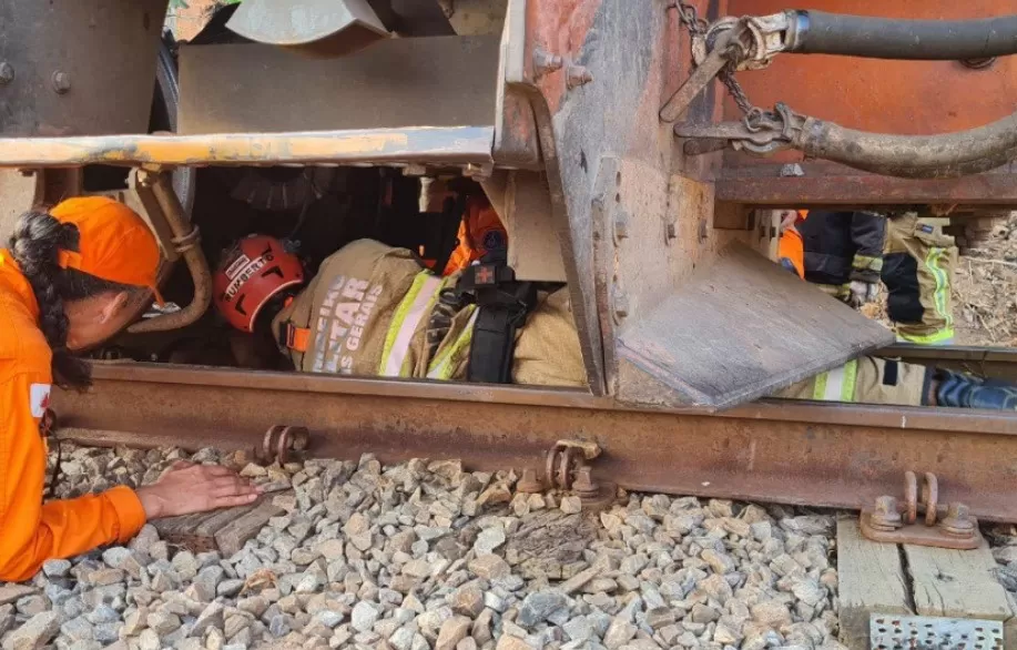 Homem tem perna amputada após acidente com trem na Grande BH