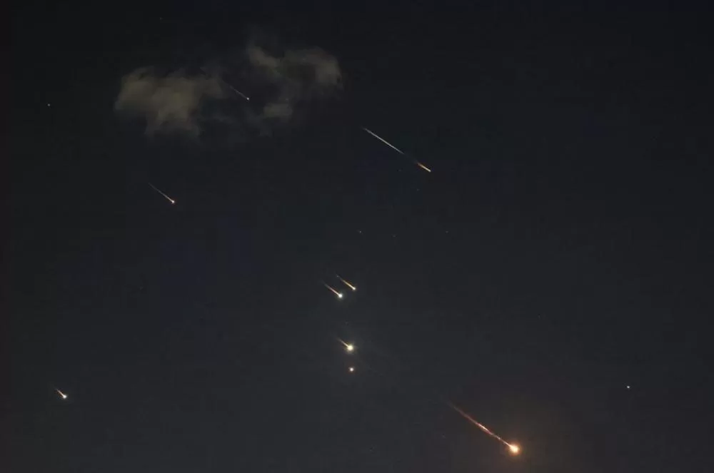 Irã lança ataques com mísseis contra Israel em retaliação a ações militares no Líbano