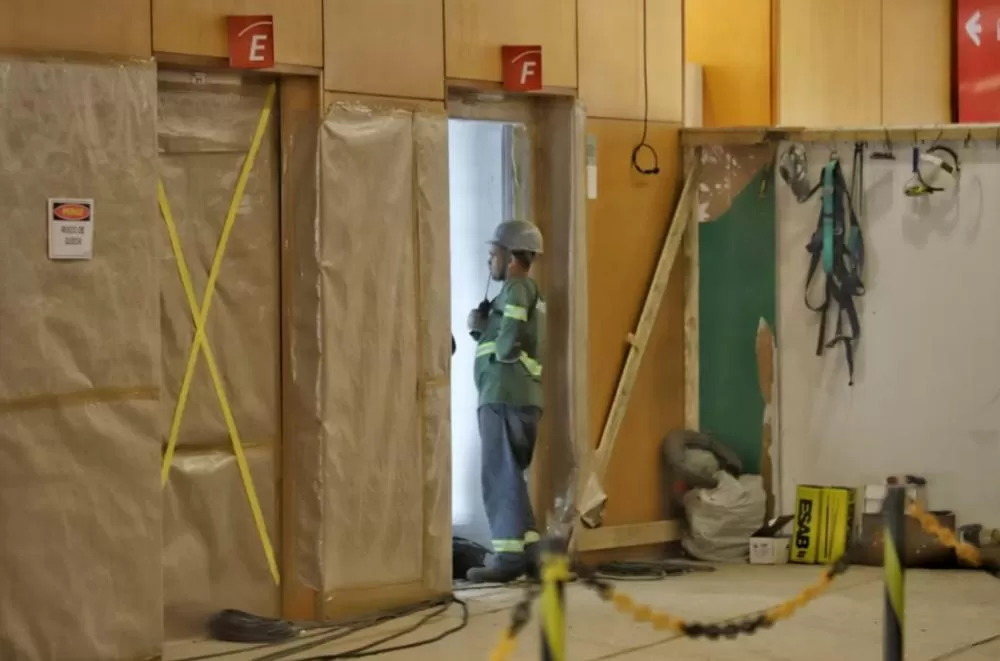 Elevadores da Cidade Administrativa começam a ser liberados para servidores na próxima semana