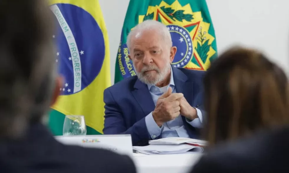 Lula sanciona lei que dobra a pena de prisão para crimes de Feminicídio