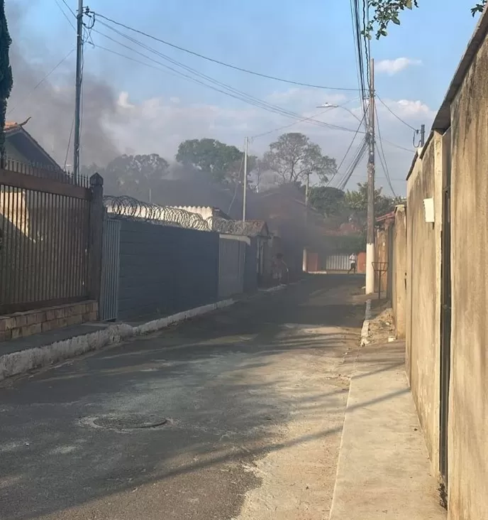 Incêndio atinge casa no Bairro Várzea em Lagoa Santa