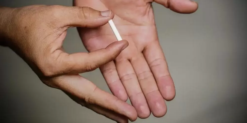 Anvisa suspende venda e propaganda de 'chip da beleza' em todo o país