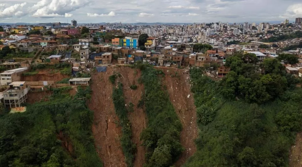 Defesa Civil emite novo alerta de desabamentos e deslizamentos em Belo Horizonte