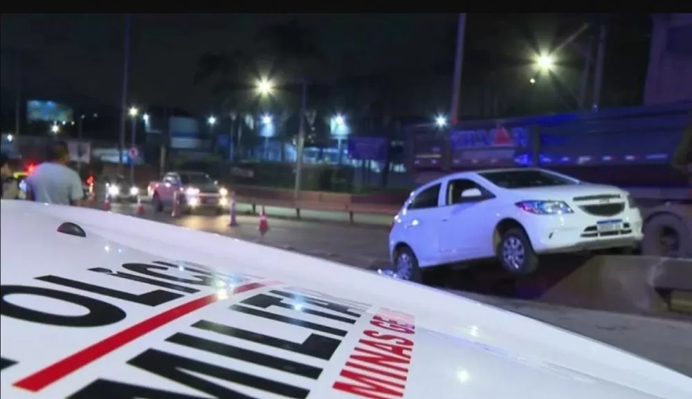 Mulher é morta a tiros diante da filha em frente ao shopping na Grande BH