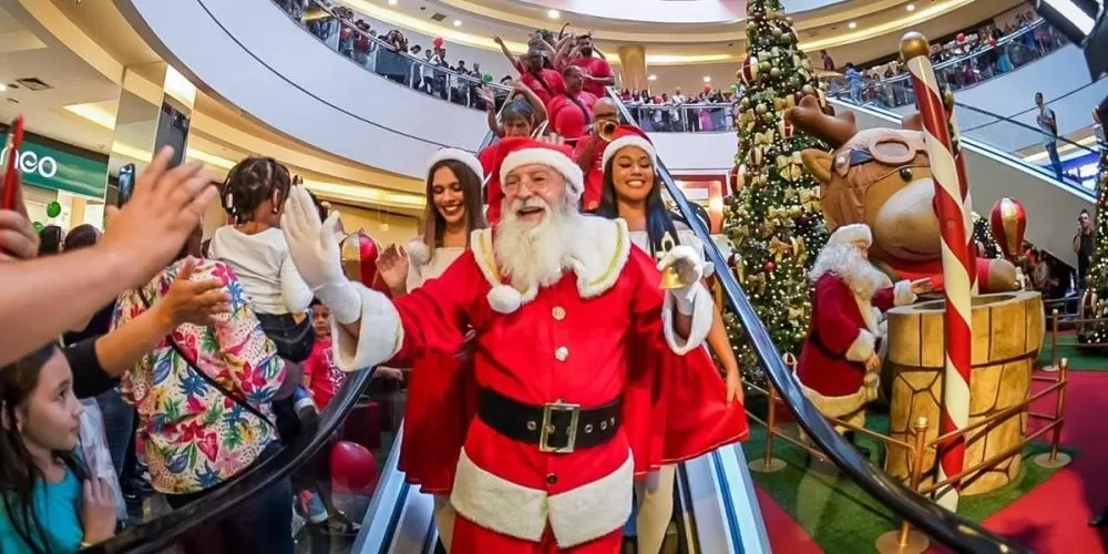Chegada de Papai Noel marca início das celebrações natalinas nos shoppings de Belo Horizonte