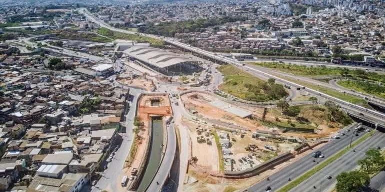 Obra na Cristiano Machado altera trânsito e desativa pontos de ônibus por seis meses