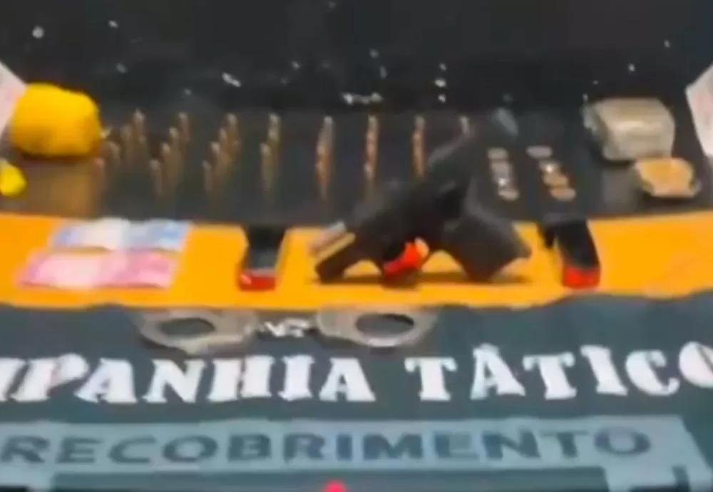 Homem é preso e polícia apreende arma e drogas na operação do Tático Móvel em Vespasiano