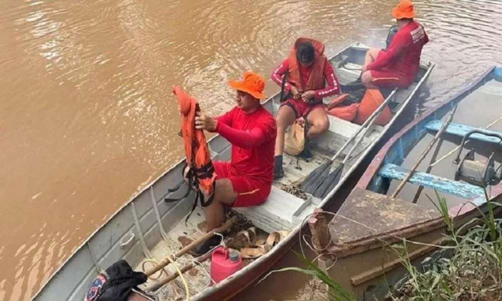 Veículo que caiu no Rio das Velhas é localizado após quase três dias de buscas 