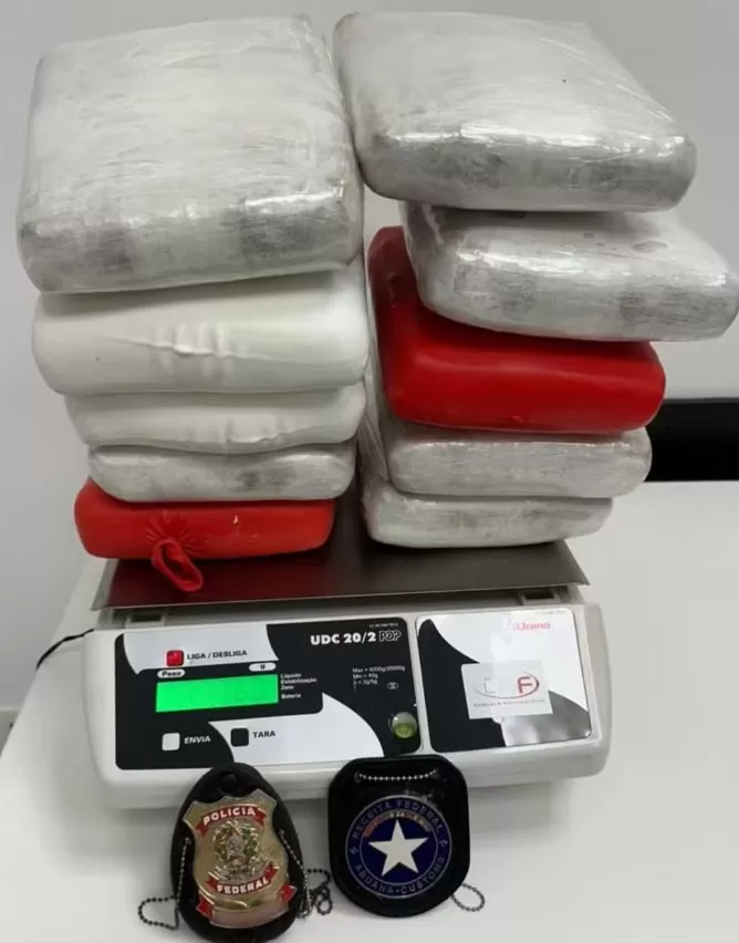 Dupla é presa com mais de 23 kg de drogas no Aeroporto de Confins